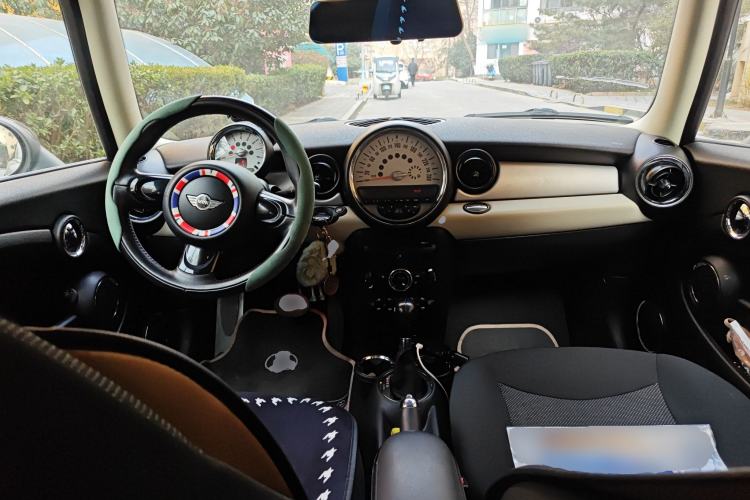 Used MINI Clubman 2011 1.6L ONE Center Console