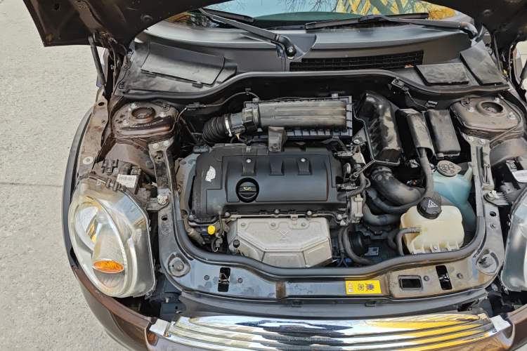 Used MINI Clubman 2011 1.6L ONE Engine Bay Right