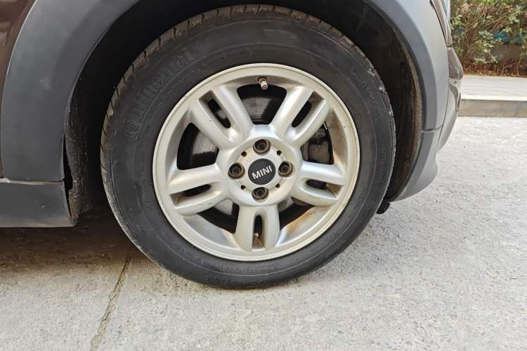 Used MINI Clubman 2011 1.6L ONE Right Front Wheel Hub