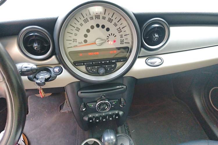 Used MINI Clubman 2011 1.6L COOPER Fun Audio And AC Panel