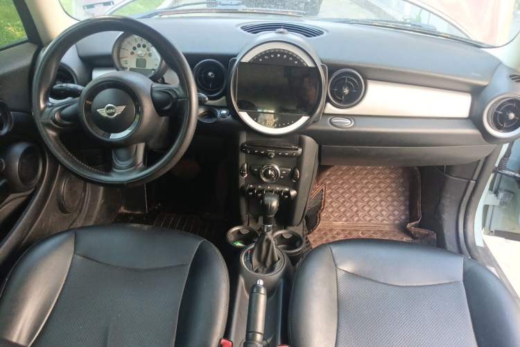 Used MINI Clubman 2011 1.6L ONE Center Console