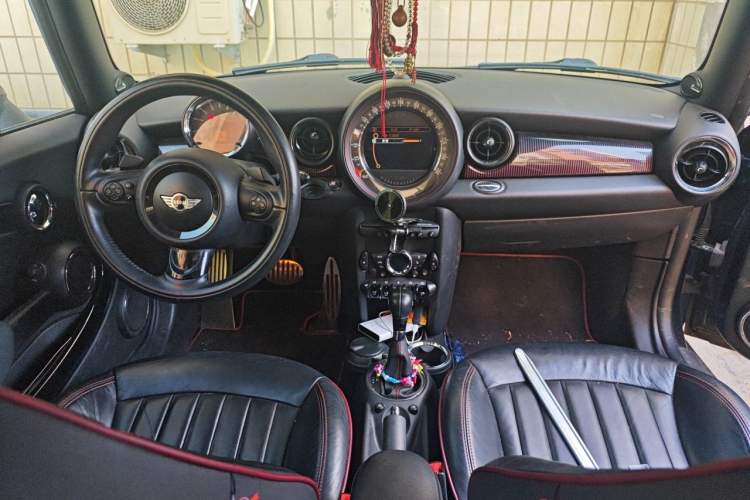 Used MINI Clubman 2011 1.6T COOPER S Hampton Center Console