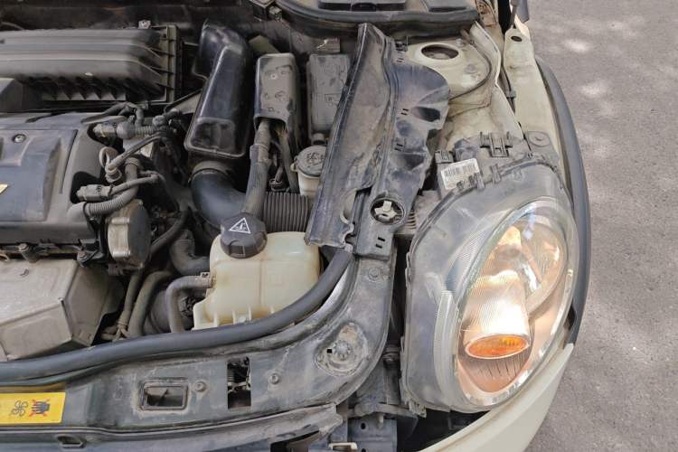 Used MINI Clubman 2011 1.6L COOPER Fun Engine Bay Left