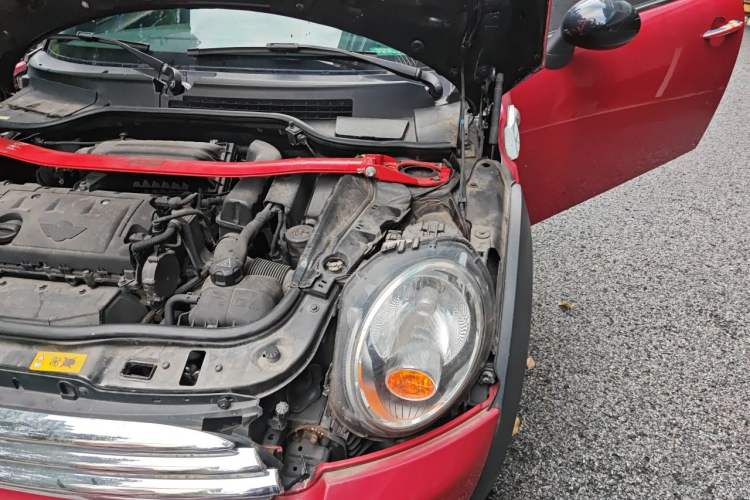 Used MINI Clubman 2011 1.6L COOPER Fun Engine Bay Left