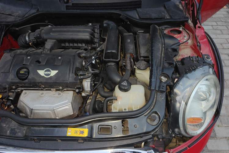 Used MINI Clubman 2011 1.6L COOPER Fun Engine Bay Left