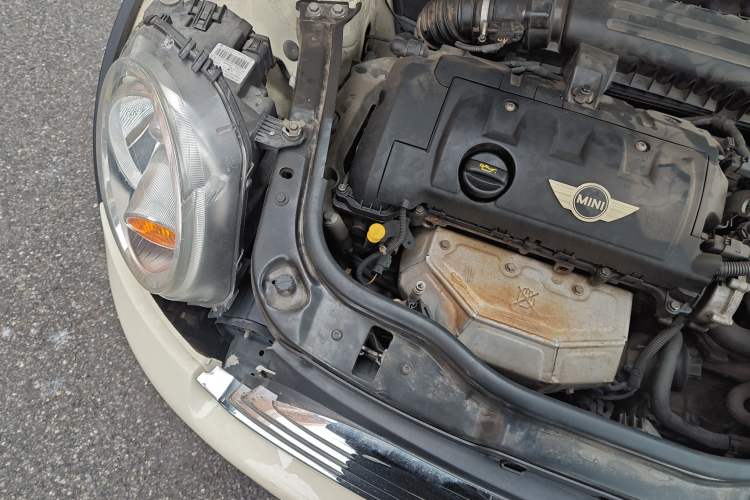 Used MINI Clubman 2011 1.6L COOPER Fun Engine Bay Right