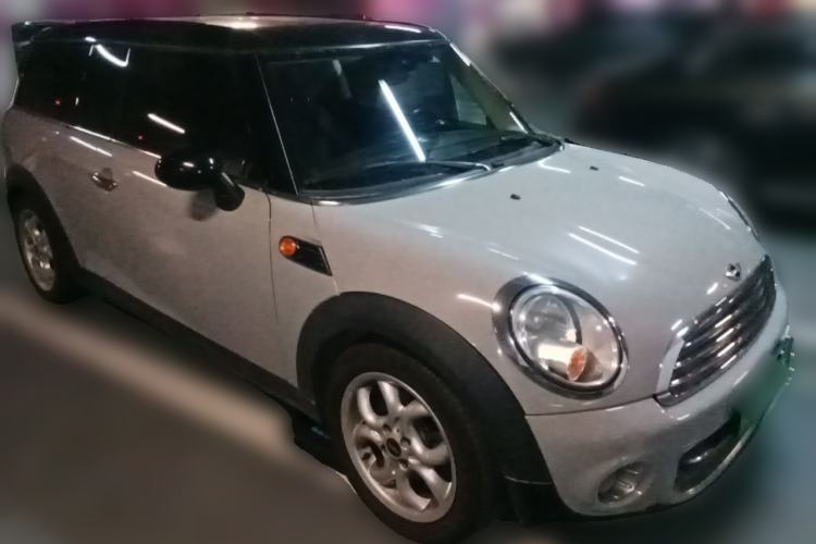 Used MINI Clubman 2011 1.6L COOPER Fun Front Right 45 Deg