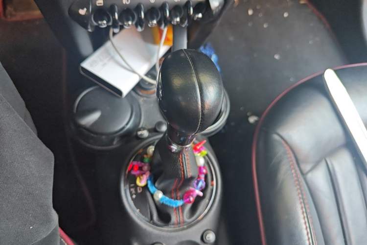 Used MINI Clubman 2011 1.6T COOPER S Hampton Gear Lever