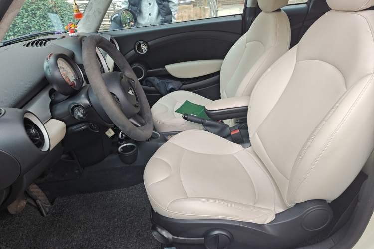 Used MINI Clubman 2011 1.6L COOPER Fun Left Front Seat