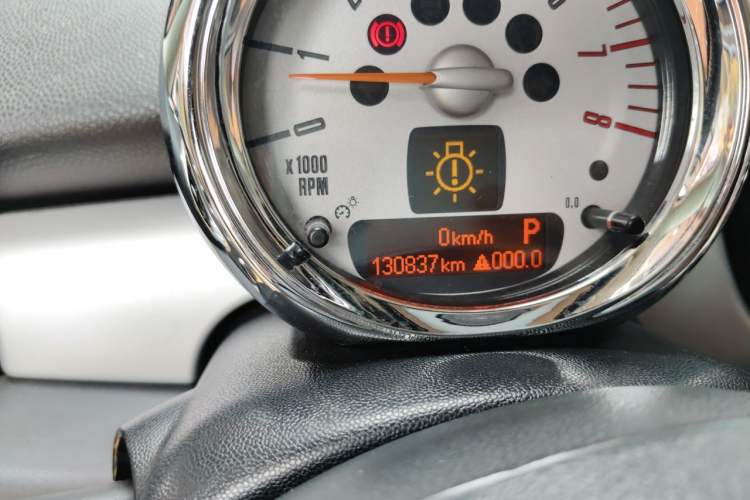 Used MINI Clubman 2011 1.6L ONE Odometer Close Up
