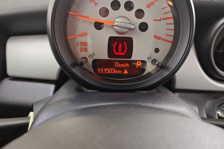 Used MINI Clubman 2011 1.6L COOPER Fun Odometer Close Up