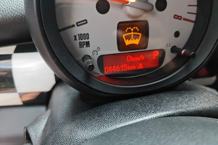 Used MINI Clubman 2011 1.6L COOPER Fun Odometer Close Up
