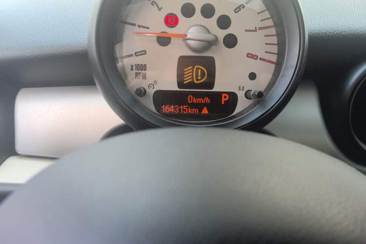 Used MINI Clubman 2011 1.6L COOPER Fun Odometer Close Up