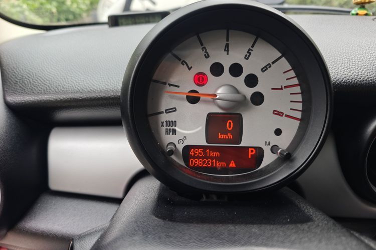 Used MINI Clubman 2011 1.6L COOPER Fun Odometer Close Up