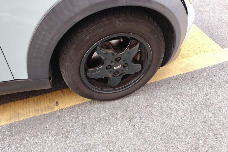Used MINI Clubman 2011 1.6L ONE Right Front Wheel Hub