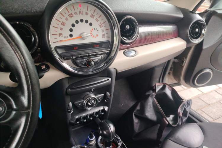 Used MINI Clubman 2011 1.6L COOPER Fun Audio And AC Panel