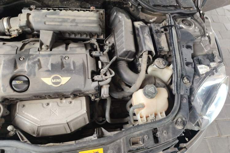 Used MINI Clubman 2011 1.6L COOPER Fun Engine Bay Left