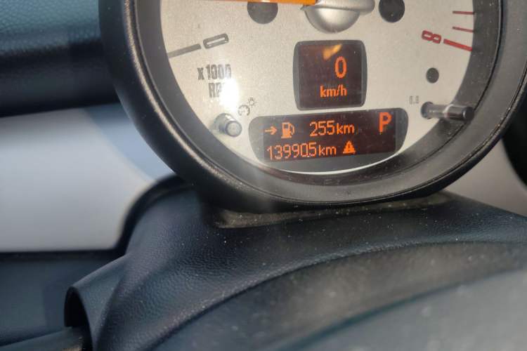 Used MINI Clubman 2011 1.6L ONE Odometer Close Up