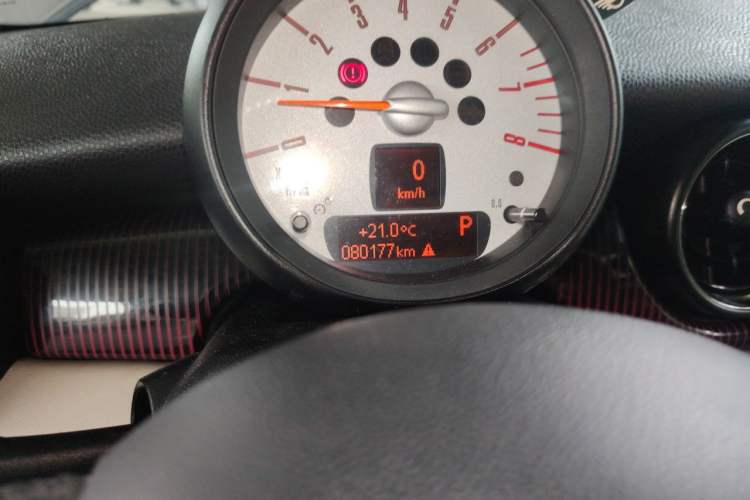 Used MINI Clubman 2011 1.6L COOPER Fun Odometer Close Up