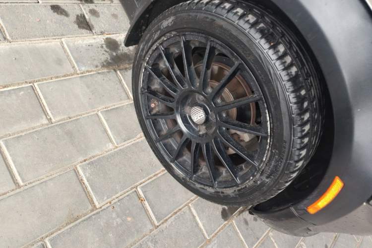 Used MINI Clubman 2011 1.6L COOPER Fun Right Front Wheel Hub