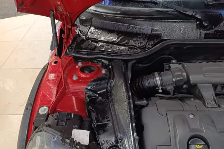 Used MINI Clubman 2011 1.6L ONE Engine Bay Right