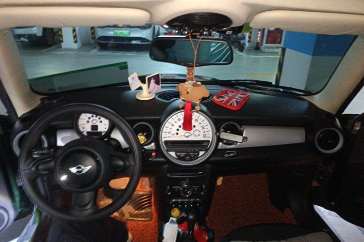 Used MINI Clubman 2011 1.6L ONE Center Console
