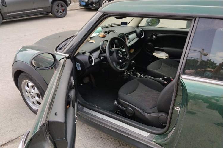 Used MINI Clubman 2011 1.6L ONE Driver Seat