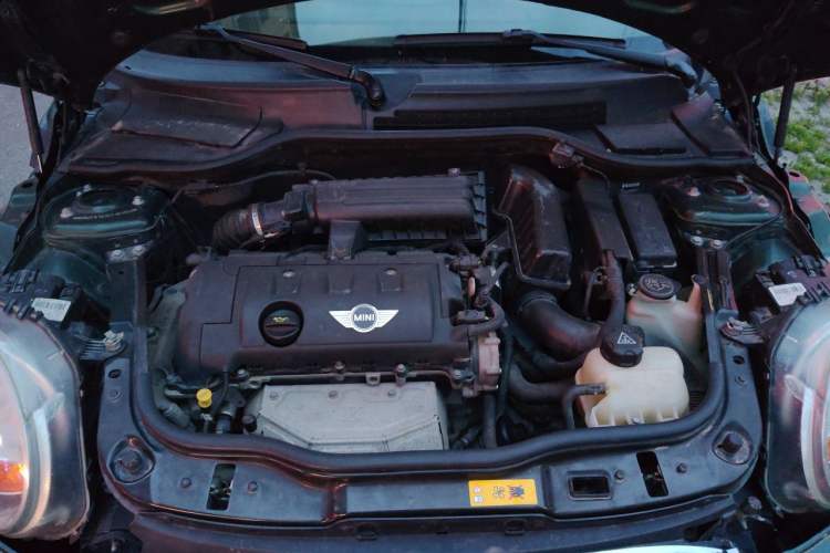 Used MINI Clubman 2011 1.6L COOPER Fun Engine Bay