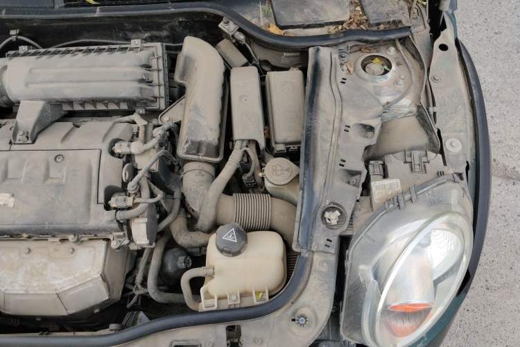Used MINI Clubman 2011 1.6L ONE Engine Bay Left