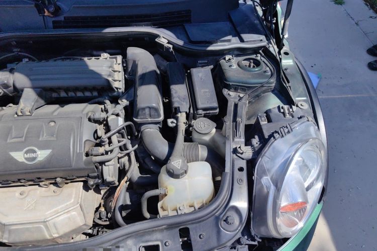 Used MINI Clubman 2011 1.6L COOPER Fun Engine Bay Left