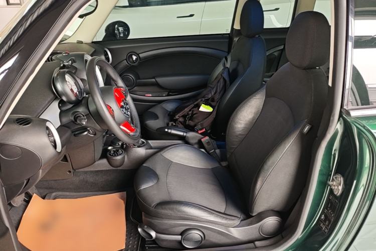 Used MINI Clubman 2011 1.6L COOPER Fun Left Front Seat