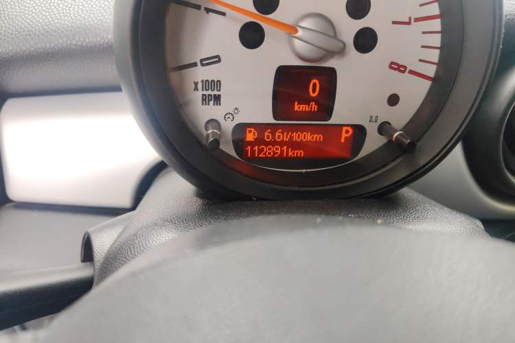 Used MINI Clubman 2011 1.6L ONE Odometer Close Up