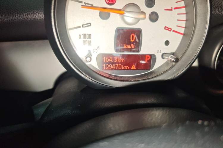 Used MINI Clubman 2011 1.6L ONE Odometer Close Up