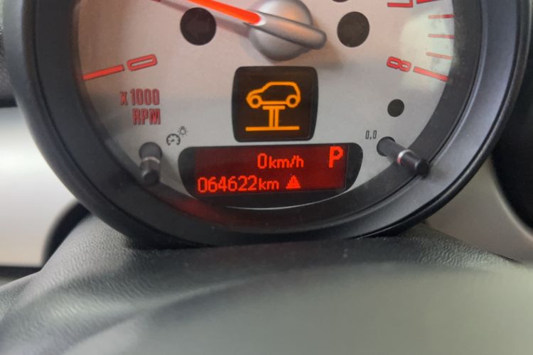 Used MINI Clubman 2011 1.6L COOPER Fun Odometer Close Up
