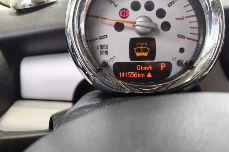 Used MINI Clubman 2011 1.6L ONE Odometer Close Up