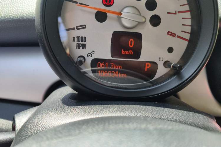 Used MINI Clubman 2011 1.6L ONE Odometer Close Up