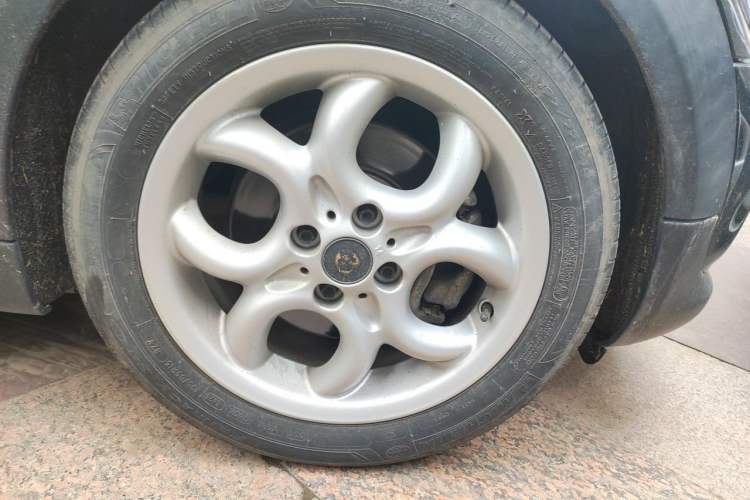 Used MINI Clubman 2011 1.6L COOPER Fun Right Front Wheel Hub