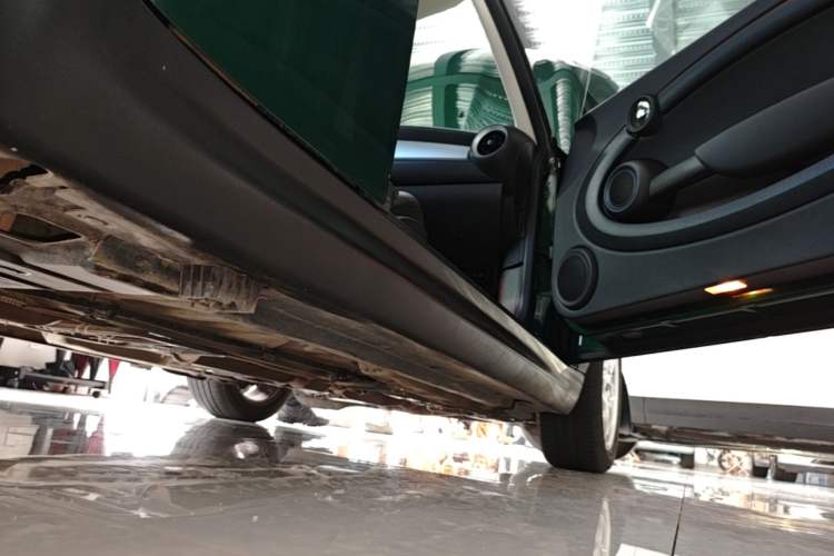 Used MINI Clubman 2011 1.6L COOPER Fun Right Side Sill
