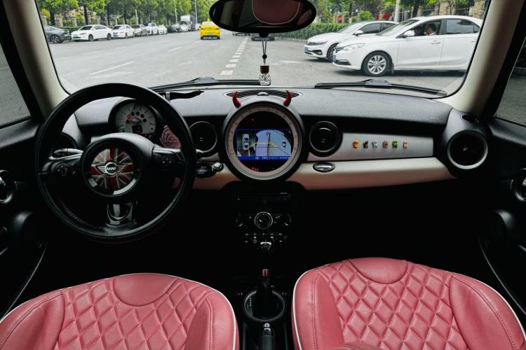 Used MINI Clubman 2011 1.6L COOPER Fun Interior 4