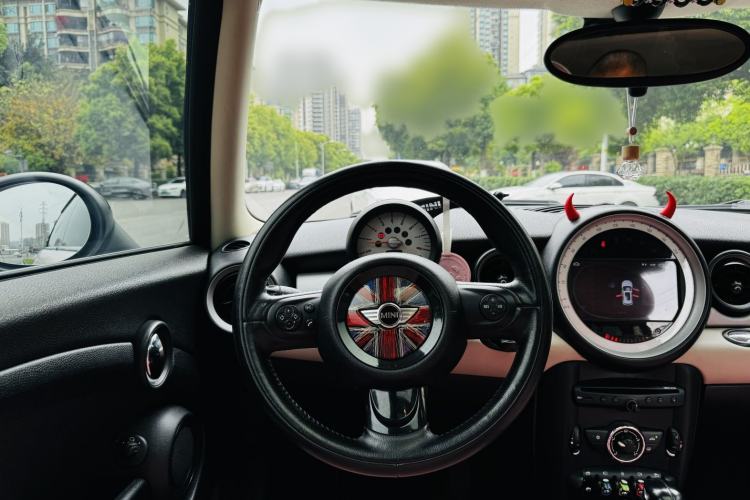Used MINI Clubman 2011 1.6L COOPER Fun Interior 9