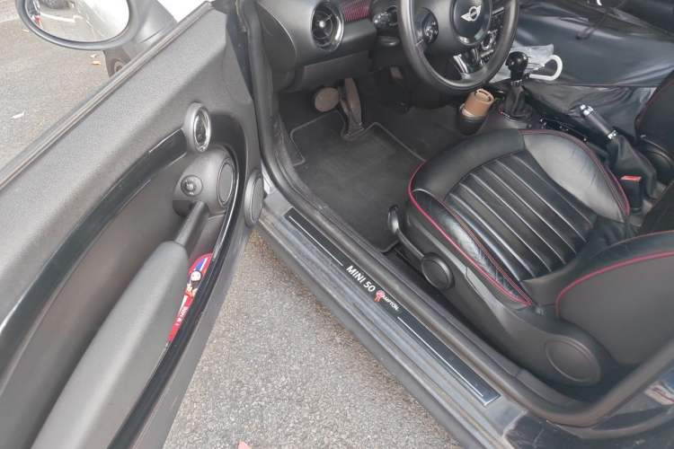 Used MINI Clubman 2011 1.6L COOPER Hampton Driver Seat