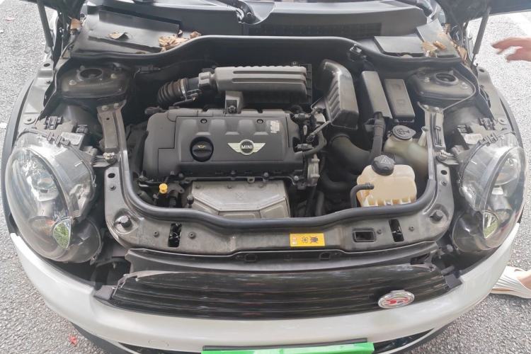 Used MINI Clubman 2011 1.6L COOPER Hampton Engine Bay