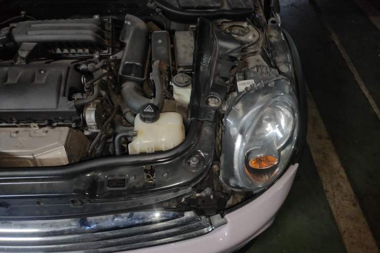 Used MINI Clubman 2011 1.6L ONE Engine Bay Left