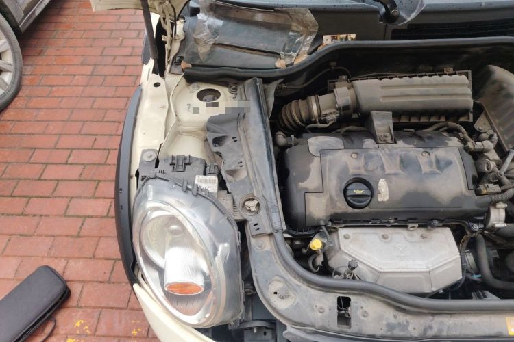 Used MINI Clubman 2011 1.6L ONE Engine Bay Right