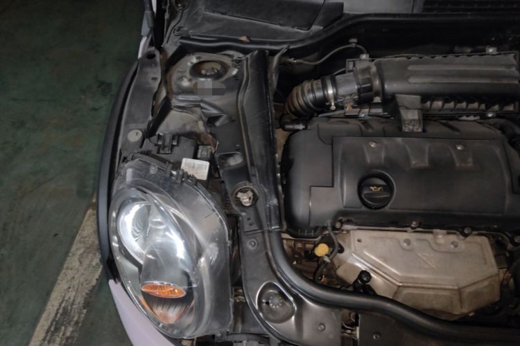 Used MINI Clubman 2011 1.6L ONE Engine Bay Right