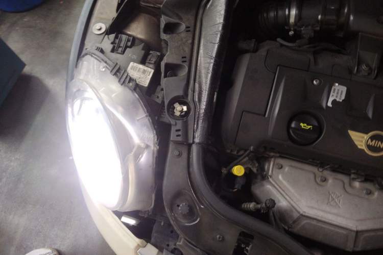 Used MINI Clubman 2011 1.6L COOPER Fun Engine Bay Right