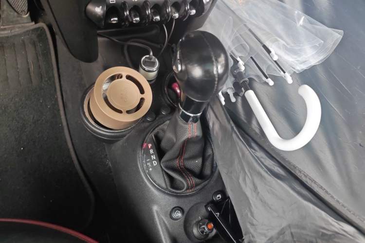 Used MINI Clubman 2011 1.6L COOPER Hampton Gear Lever