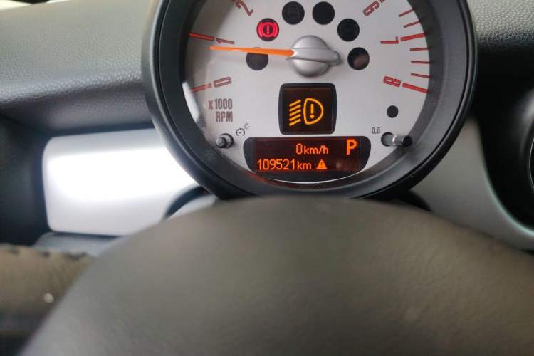 Used MINI Clubman 2011 1.6L ONE Odometer Close Up