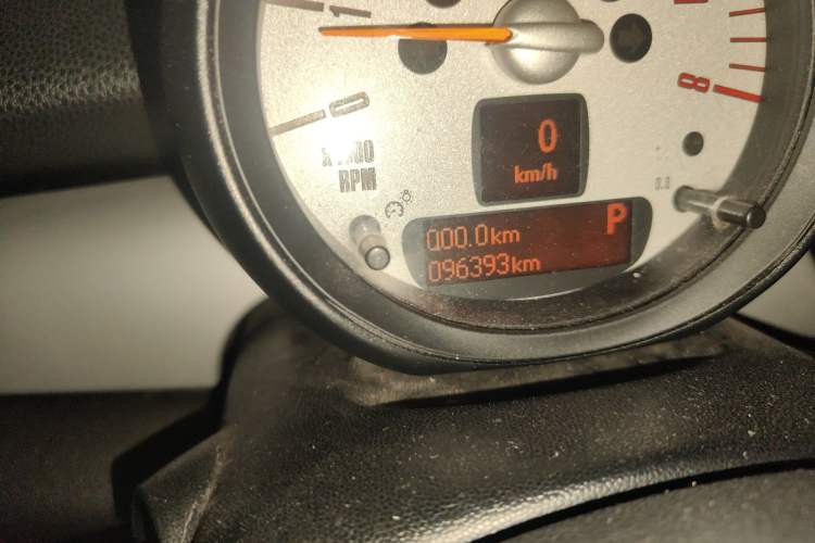 Used MINI Clubman 2011 1.6L ONE Odometer Close Up