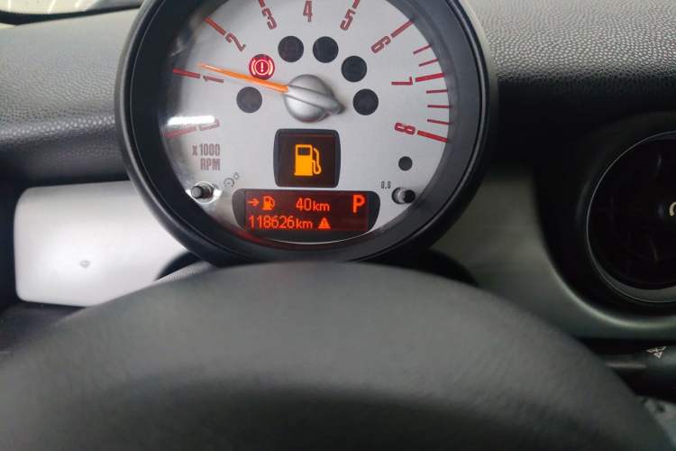 Used MINI Clubman 2011 1.6L COOPER Fun Odometer Close Up